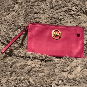 large Michael Kors wristlet/zip clutch